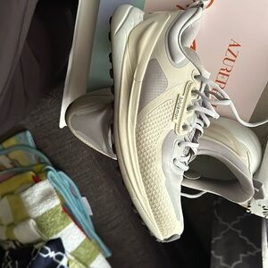 Lululemon Running shoes size 8 excellent condition